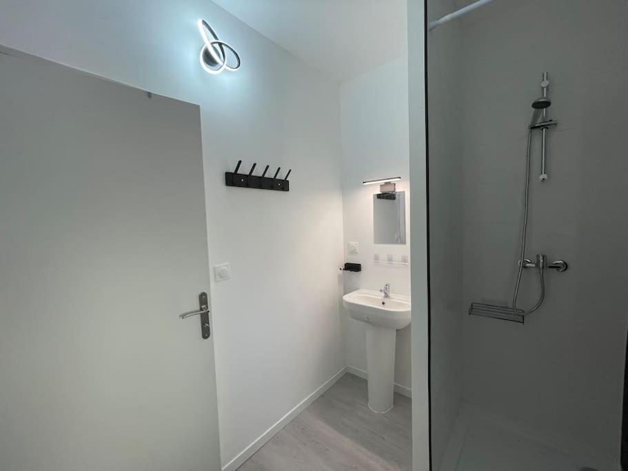 רואן Studio A2 18M2 Cosy 5Minutes Gare Parking Gratuit Rue De La Mure מראה חיצוני תמונה