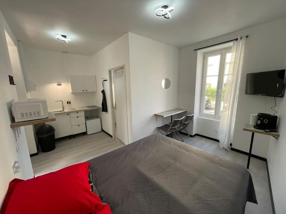 רואן Studio A2 18M2 Cosy 5Minutes Gare Parking Gratuit Rue De La Mure מראה חיצוני תמונה